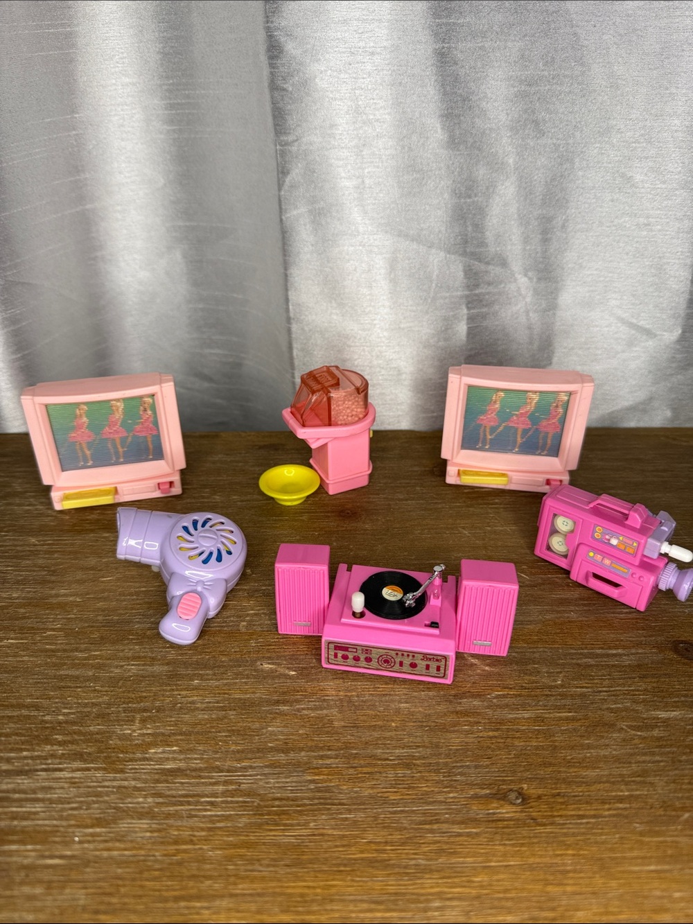 VTG 1991 Magic Moves Barbie TV Camcorder Popcorn Popper Record Player Hair Dryer